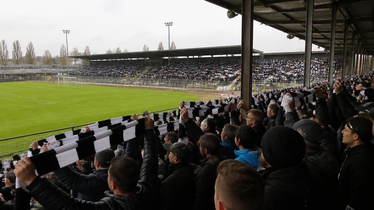 How second-tier squads are assembled on a budget